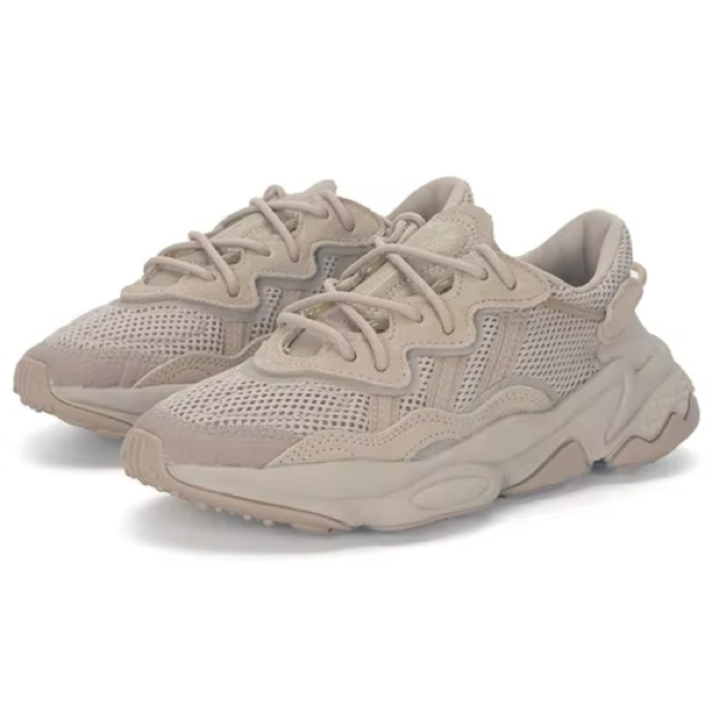 NWB ADIDAS WMNS OZWEEGO SNEAKERS